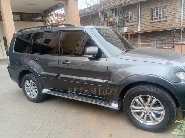 Mitsubishi Pajero 2015 Gray