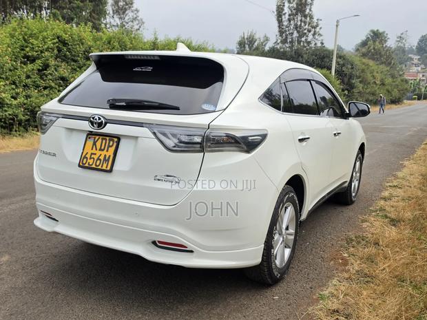 Toyota Harrier 2.0 4WD 2016 Pearl