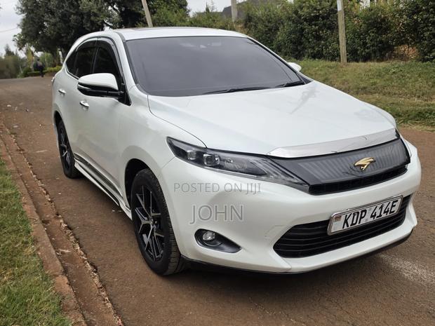 Toyota Harrier 2.0 2016 Pearl