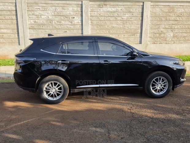 Toyota Harrier 2.0 2017 Matt Black