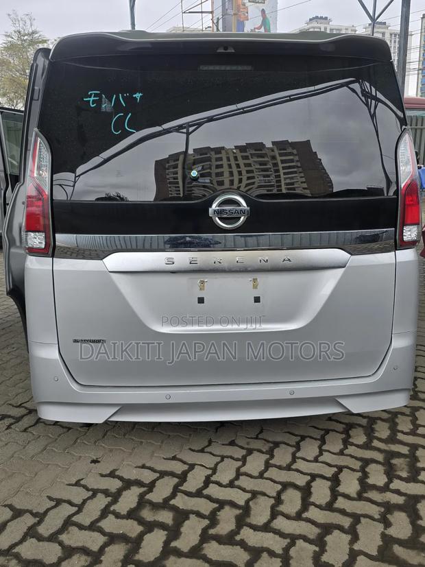 Nissan Serena 2019 Silver