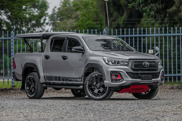 Toyota Hilux 2019 Silver