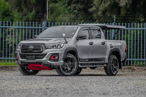 Toyota Hilux 2019 Silver