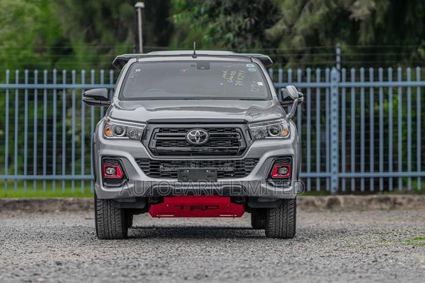 Toyota Hilux 2019 Silver