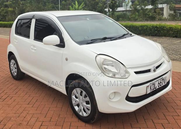 Toyota Passo 2016 White