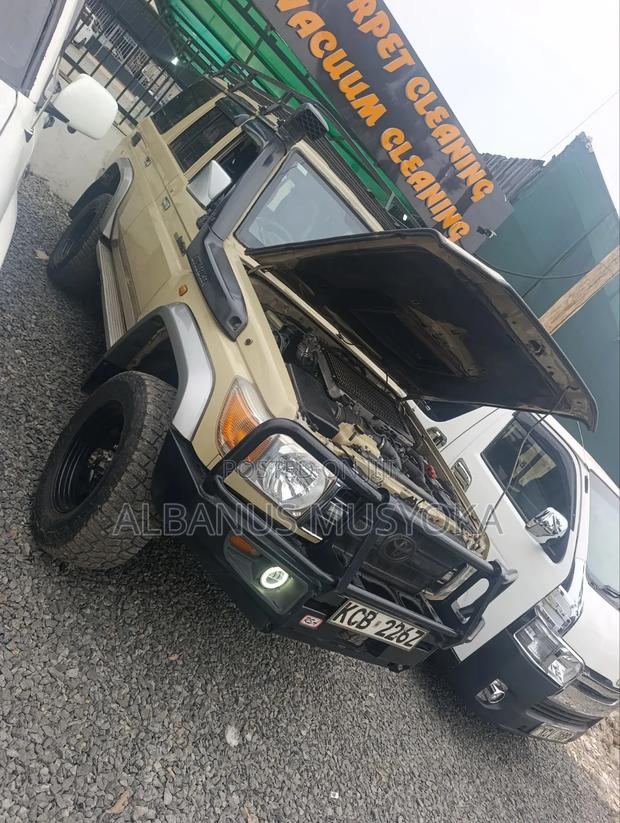 Toyota Land Cruiser 2010 Beige