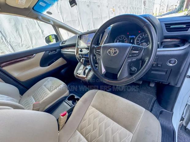 Toyota Alphard 2020 White