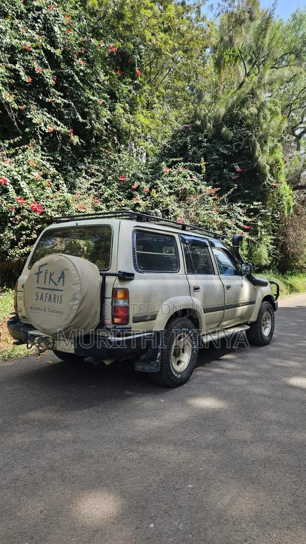 Toyota Land Cruiser 1986 Beige
