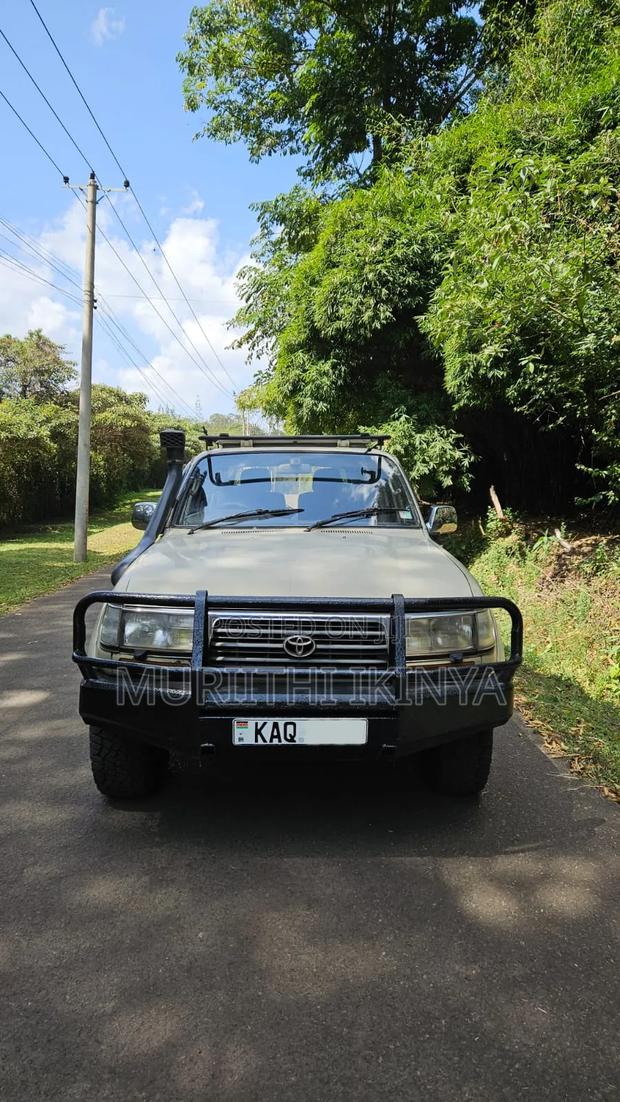 Toyota Land Cruiser 1986 Beige