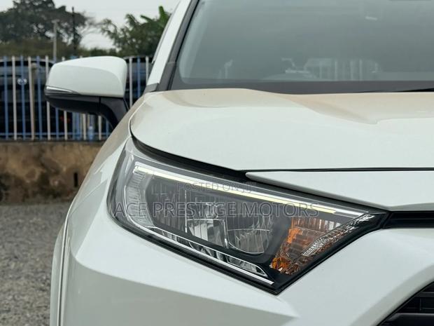 Toyota RAV4 2020 White
