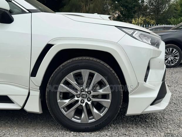 Toyota RAV4 2020 White