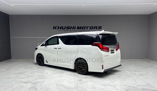 Toyota Alphard 2019 White