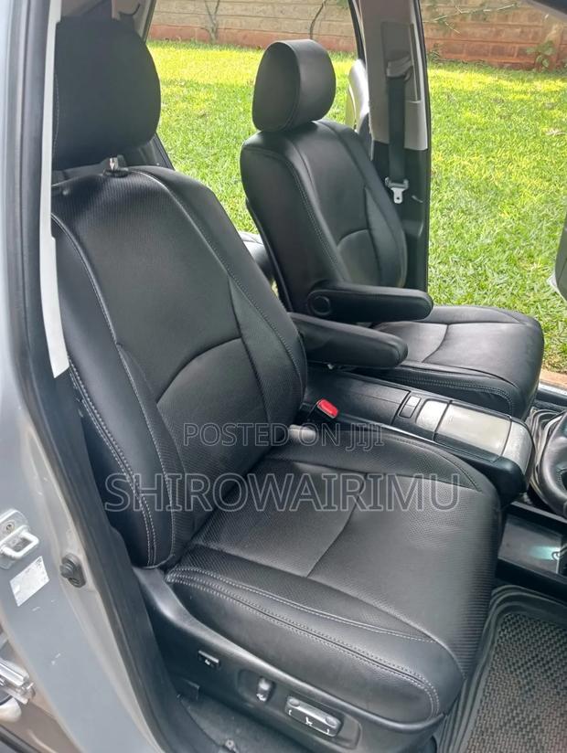 Toyota Harrier 2012 Silver