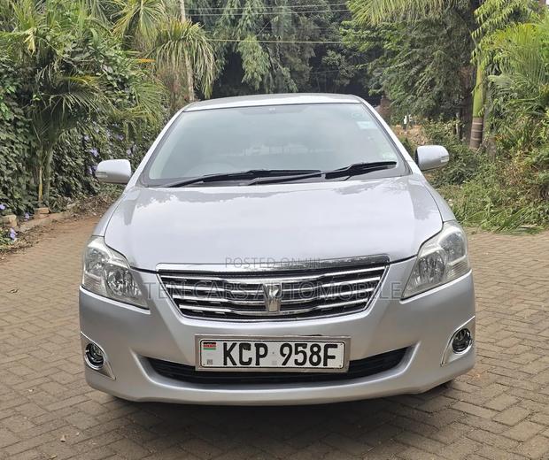 Toyota Premio 2011 Silver