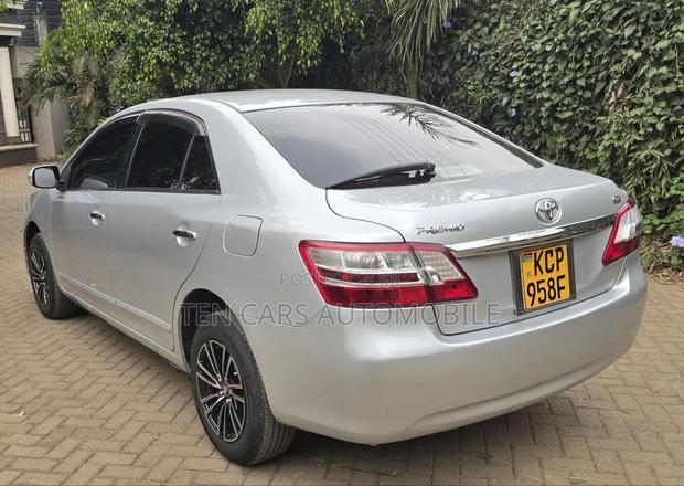 Toyota Premio 2011 Silver