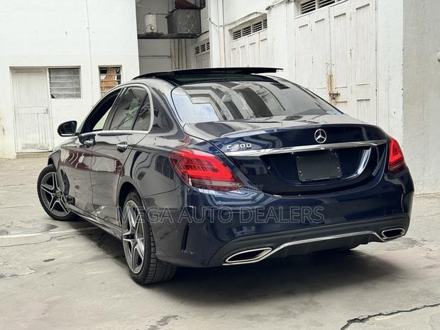 Mercedes-Benz C200 2019 Blue