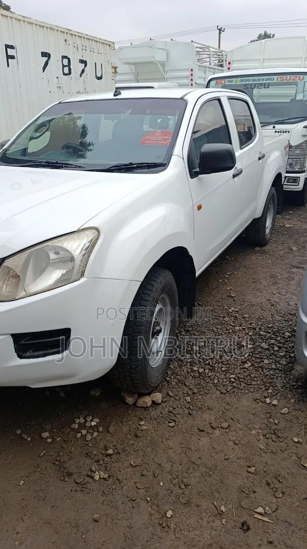 Isuzu D-MAX 2013 White