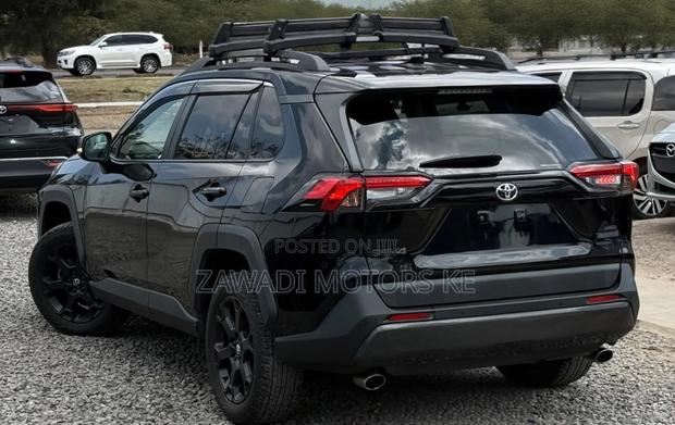 Toyota RAV4 2021 Black