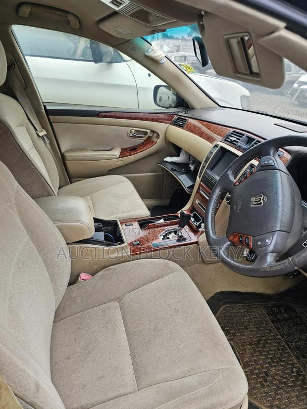 Toyota Crown 2007 Blue