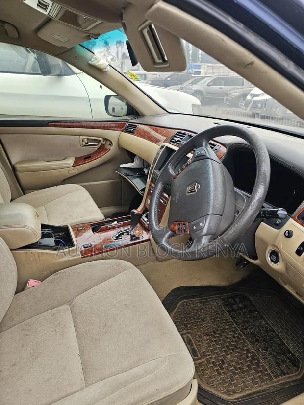 Toyota Crown 2007 Blue