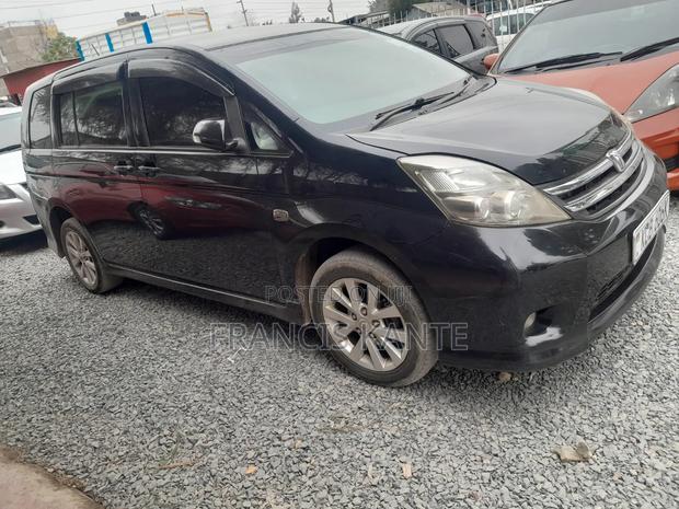 Toyota ISIS 2007 Black
