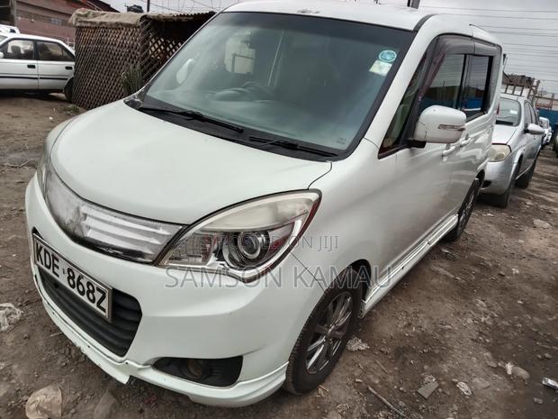 Mitsubishi Delica 2015 White