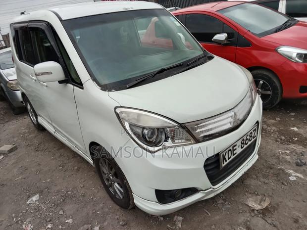 Mitsubishi Delica 2015 White