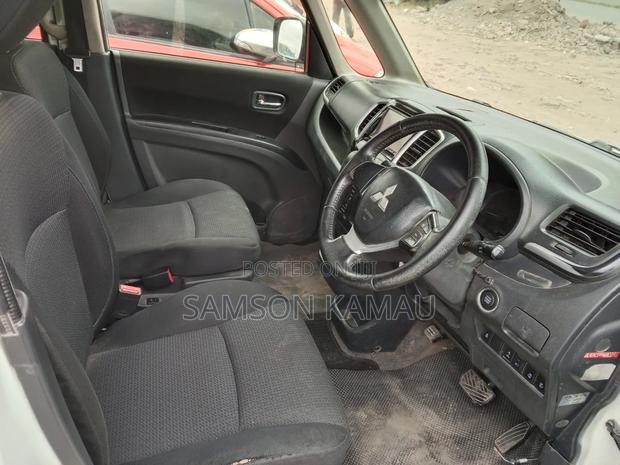 Mitsubishi Delica 2015 White