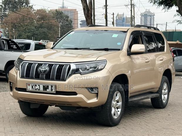 Toyota Land Cruiser Prado 2011 Gold