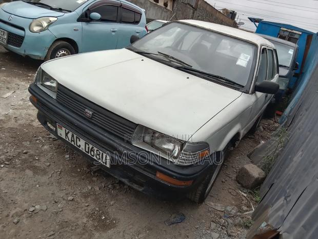Toyota Corolla 1998 White