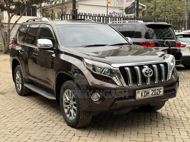 Toyota Land Cruiser Prado 2017 Brown