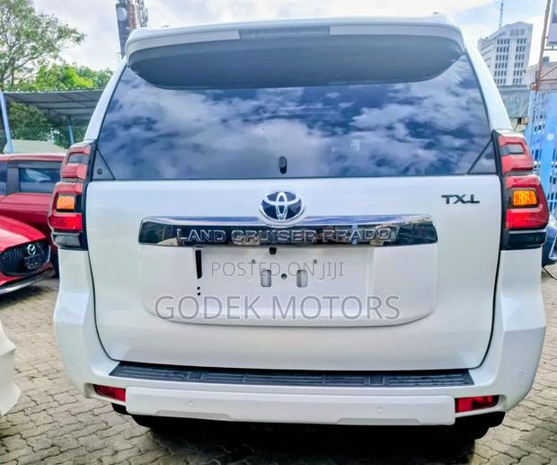 Toyota Land Cruiser Prado 2021 White