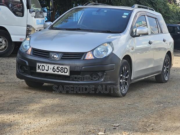 Nissan Advan 2015 Silver