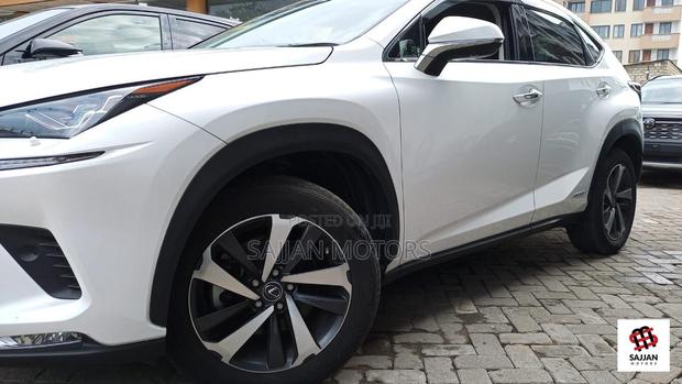 Lexus NX 2018 White
