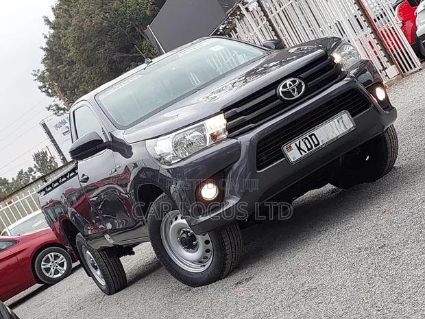 Toyota Hilux 2021 Gray