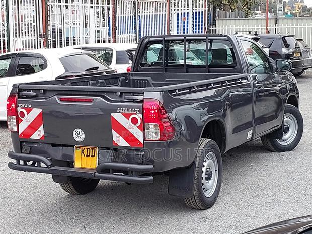Toyota Hilux 2021 Gray