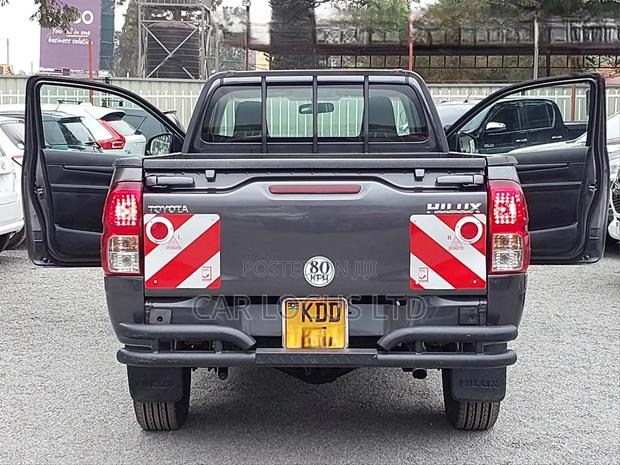 Toyota Hilux 2021 Gray