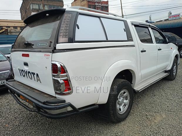 Toyota Hilux 2013 White