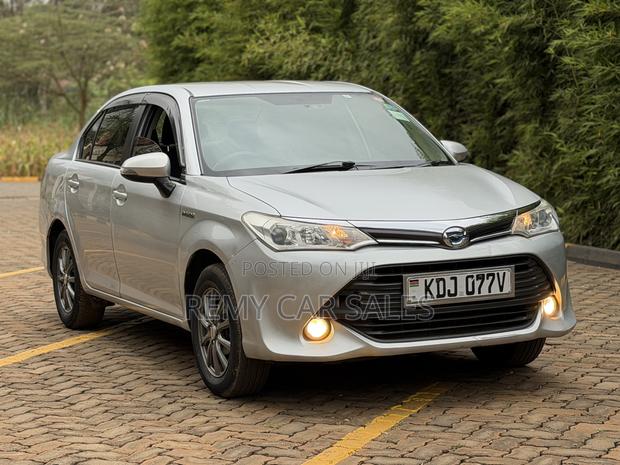 Toyota Axio 2015 Silver