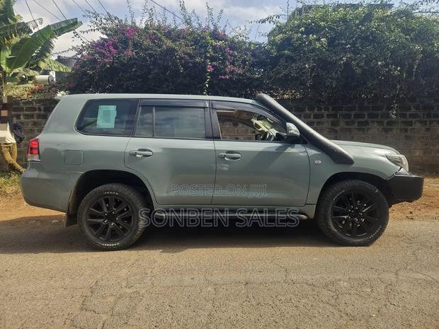 Toyota Land Cruiser 4.5 V8 TD STD 2009 Green