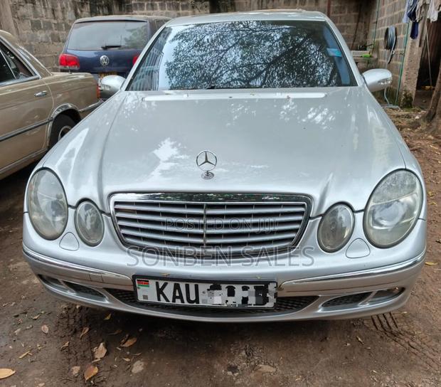 Mercedes-Benz E200 2006 Silver