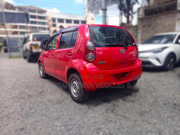 Toyota Passo 1.0 FWD 2015 Red
