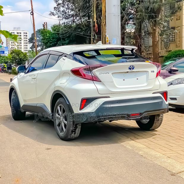 Toyota C-HR XLE Prermium FWD (2.0L 4cyl 2AM) 2018 White