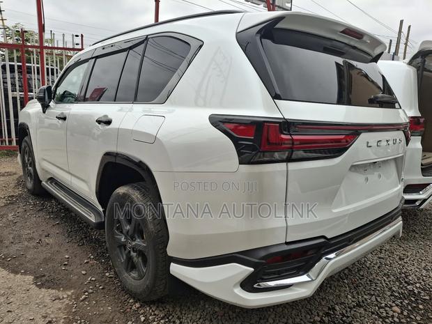 Lexus LX 600 2022 Pearl
