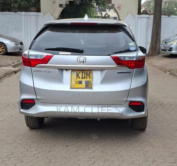 Honda Fit Shuttle 2016 Silver