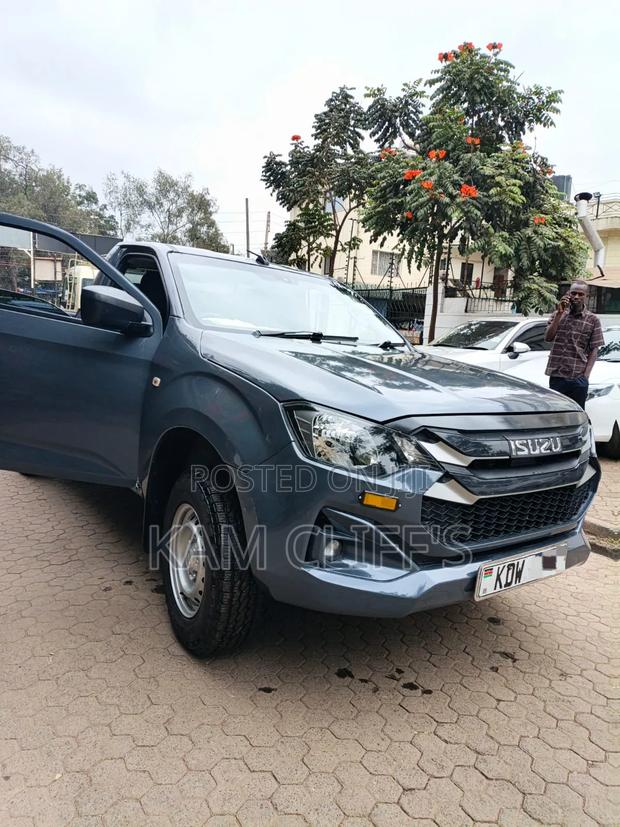 Isuzu D-MAX 2025 Gray