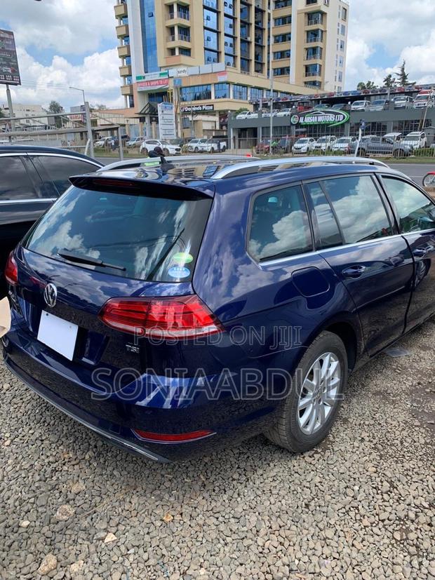 Volkswagen Golf 2018 Blue
