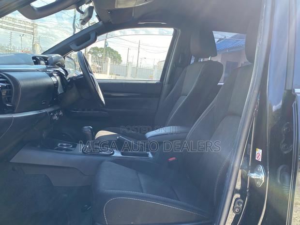 Toyota Hilux 2.4 Diesel 2020 Black
