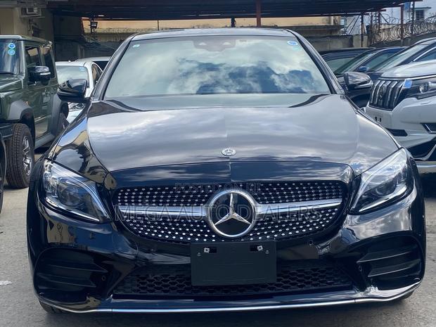 Mercedes-Benz C200 2019 Black