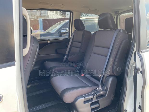 Nissan Serena 2019 White